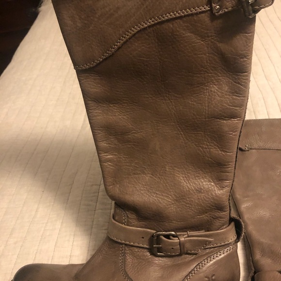 Frye Shoes - Grey Frye Boots